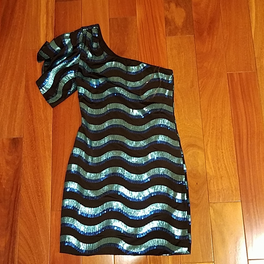 Sequined dress .